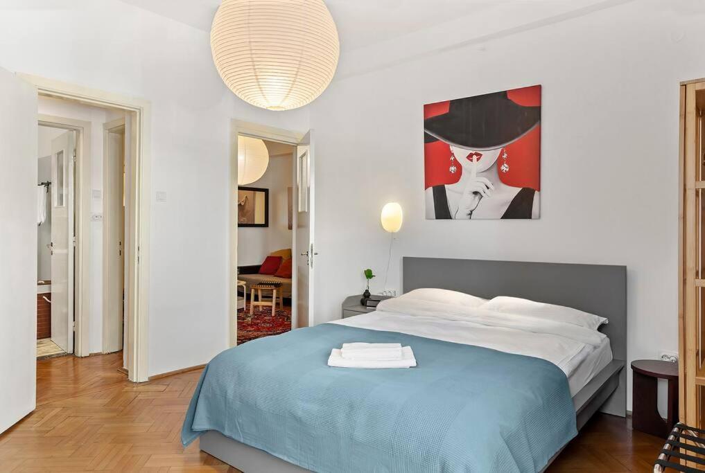 Ultra-Central University Square Apartament Apartament Bukarest Eksteriør billede