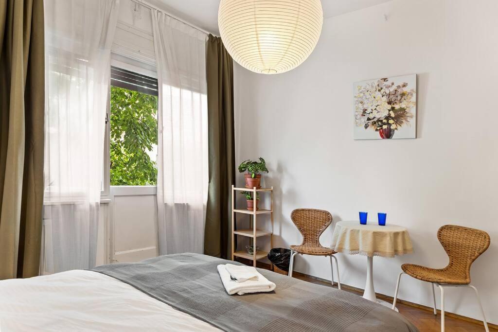 Ultra-Central University Square Apartament Apartament Bukarest Eksteriør billede